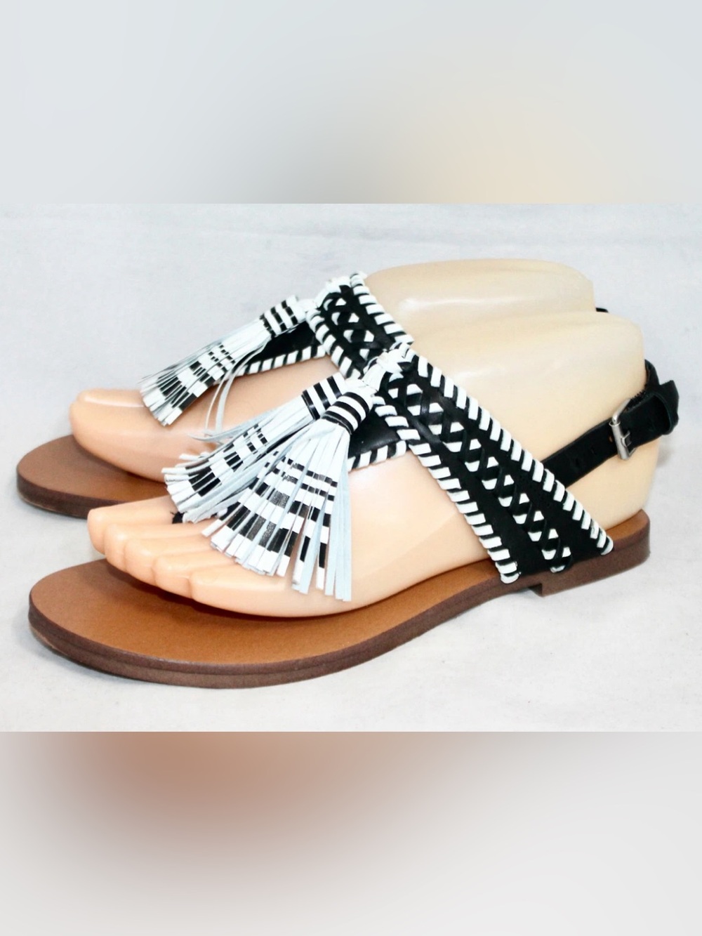 Vince Camuto Rebeka Flat Sandals Size 9M Chic Casual Slip-On Summer Sandals - Picture 4 of 13